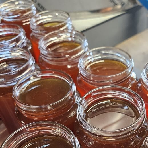 Why do we eat honey? Softness and known or unsuspected benefits 4 miel lavande bio